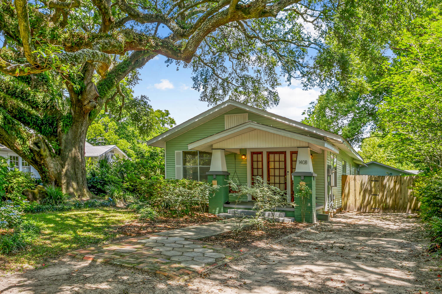 Property main image